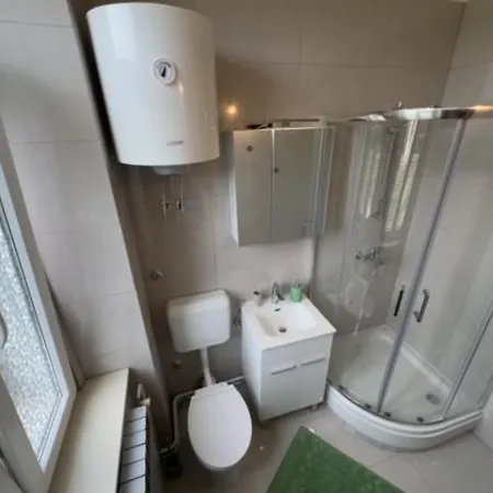2 Apartment *